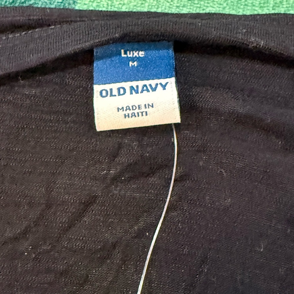 Old Navy Women's Black Luxe Short Sleeve Tee - Picture 4 of 5